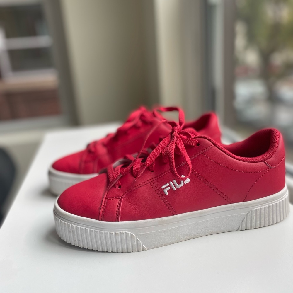 Red platform filas. Woman’s 9.
